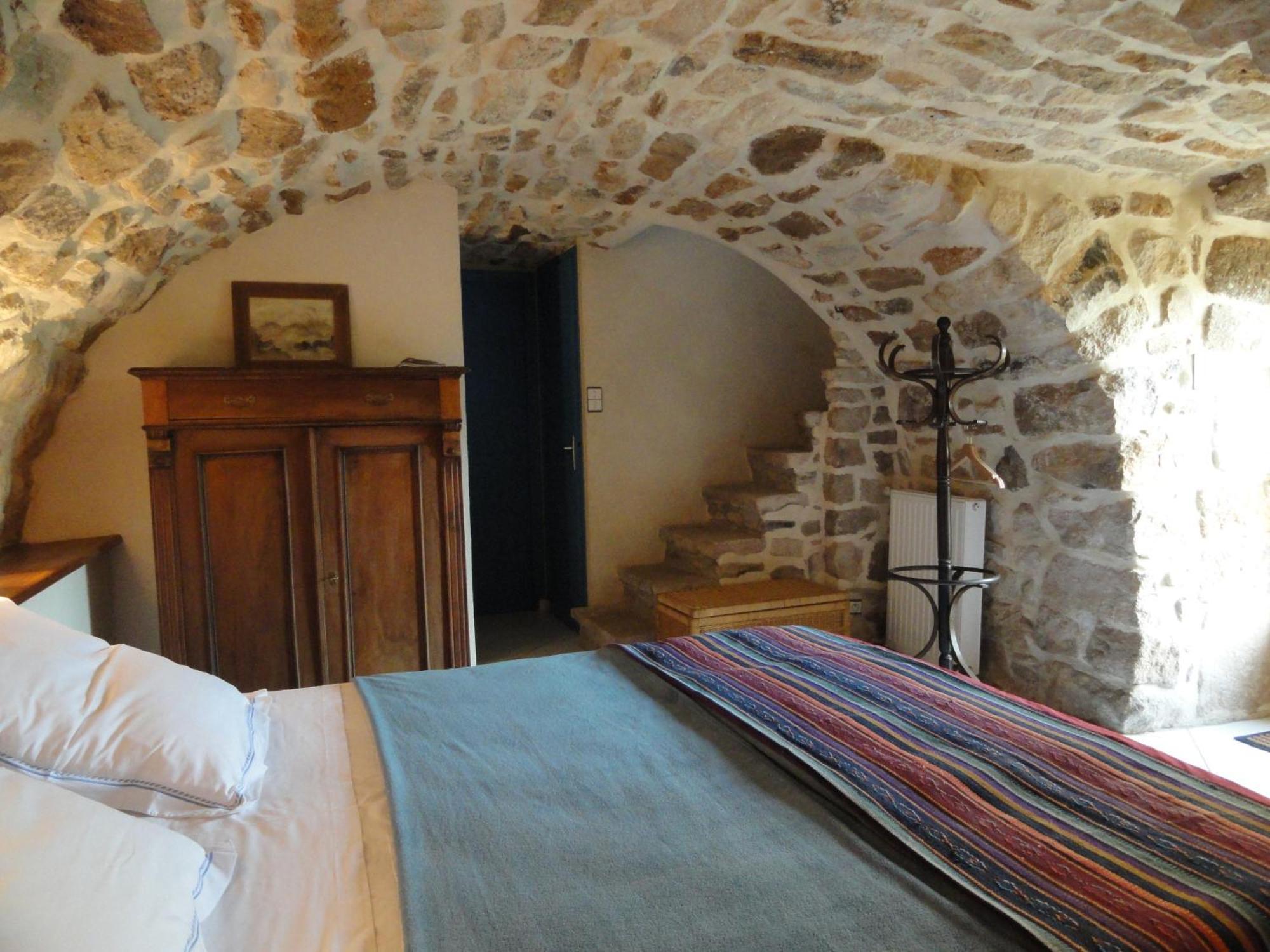 Chambre D'Hotes Au Creux Du Chambon Жуайёз Номер фото